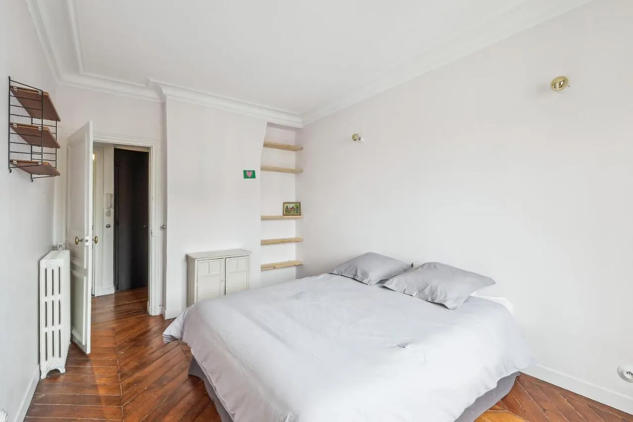 Apartment Spacious 'canal Saint Martin' For 6 By Weekome