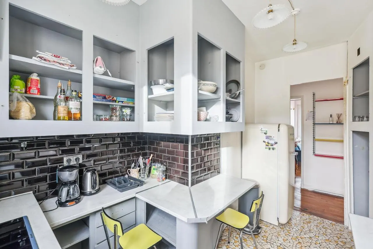 Spacious 'canal Saint Martin' For 6 By Weekome Paris