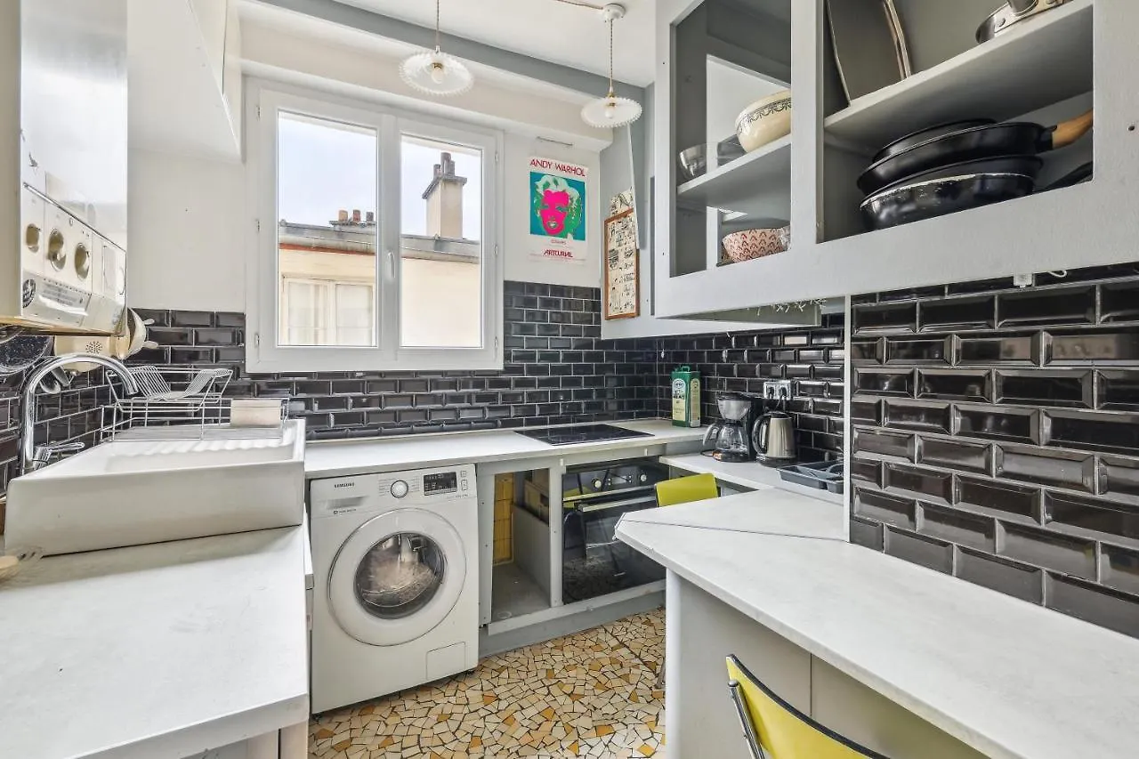 Spacious 'canal Saint Martin' For 6 By Weekome Apartment